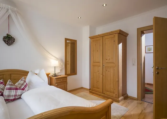 アパート Haus Mader ヒパッハ